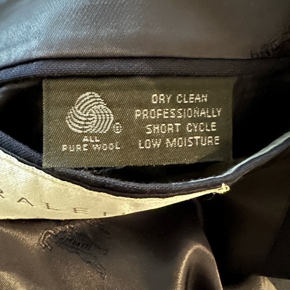 Burberry Men's dark Navy Blazer size XL - Picture 2 of 11